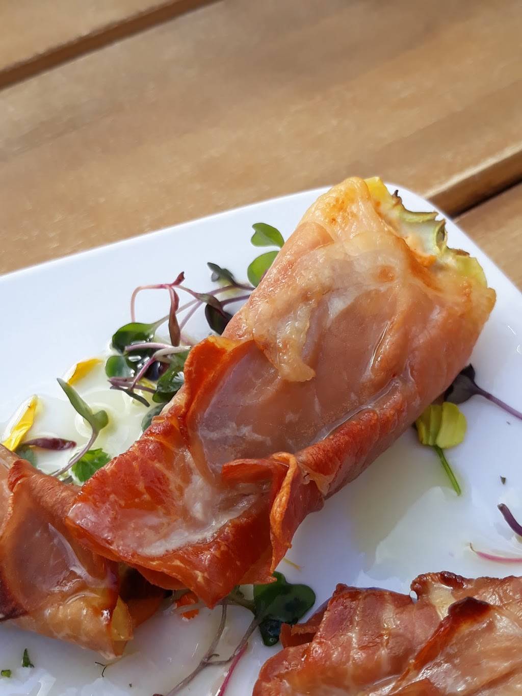 Huss Brewing Co.Taproom at Uptown Plaza | restaurant | 100 E Camelback Rd #160, Phoenix, AZ 85012, USA | 6024414677 OR +1 602-441-4677