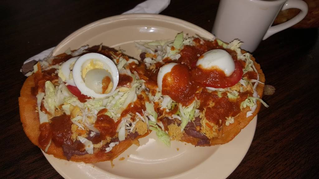 Pupuseria Y Antojitos | restaurant | 140 Fox Ave, Lewisville, TX 75067, USA | 2142224040 OR +1 214-222-4040