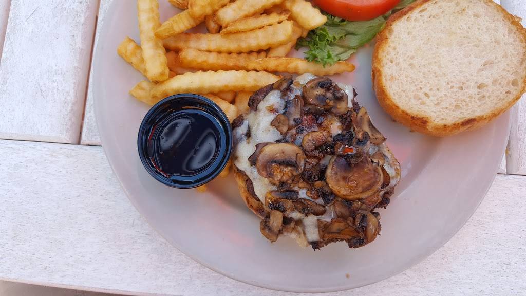 Hobos Tavern | restaurant | 1411 Whitehall Rd, Muskegon, MI 49445, USA | 2317190247 OR +1 231-719-0247