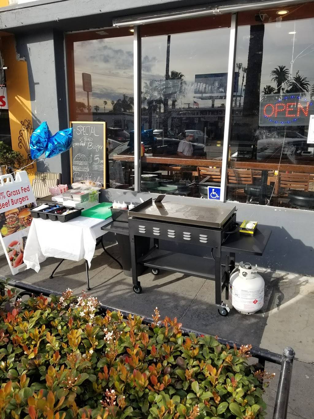 Hummus Mediterranean Kitchen | restaurant | 4884 Newport Ave, San Diego, CA 92107, USA | 6196420298 OR +1 619-642-0298