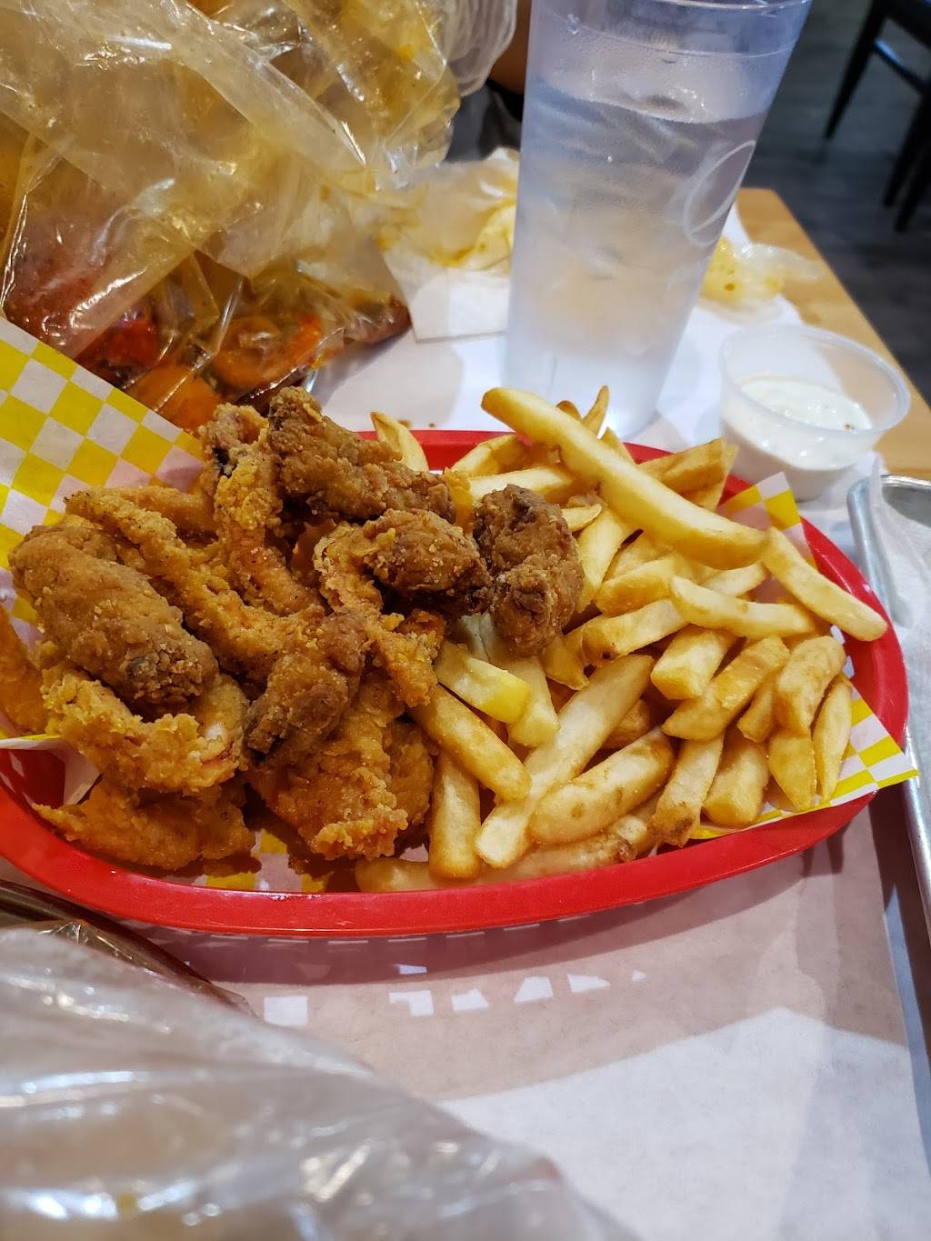 Crazy Crab | restaurant | 25271 Telegraph Rd, Southfield, MI 48033, USA | 2483277400 OR +1 248-327-7400