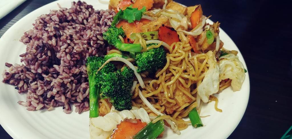 Bangkok Street Food | restaurant | 6300 White Ln Suite F, Bakersfield, CA 93309, USA | 6618858588 OR +1 661-885-8588