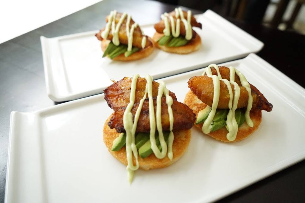 El Pequeño | restaurant | 8610 Roosevelt Ave #4, Jackson Heights, NY 11372, USA | 7182057128 OR +1 718-205-7128