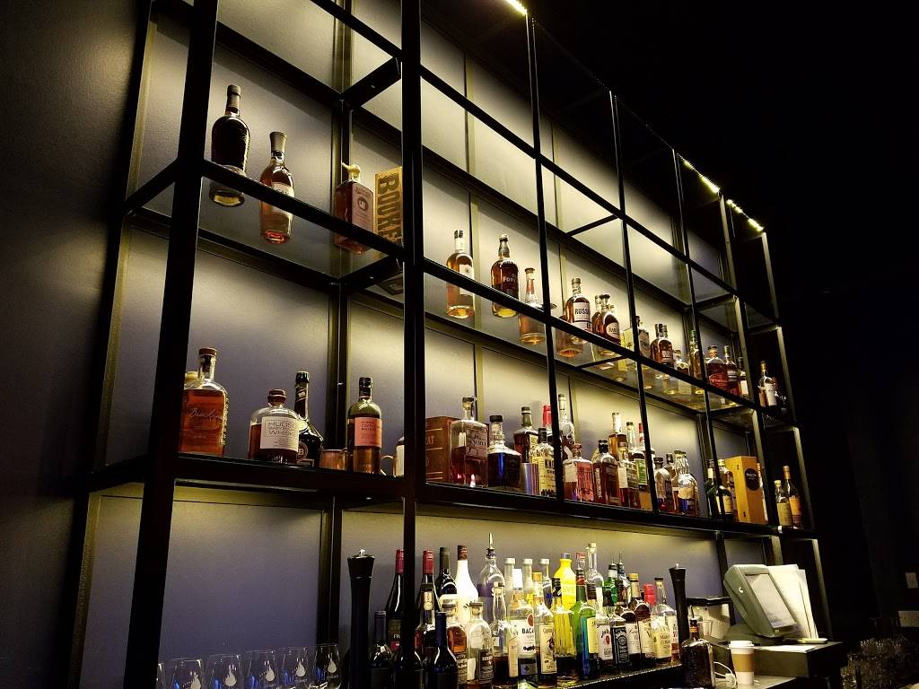 Summit Grill | restaurant | 520 W 75th St, Kansas City, MO 64114, USA | 8163619788 OR +1 816-361-9788