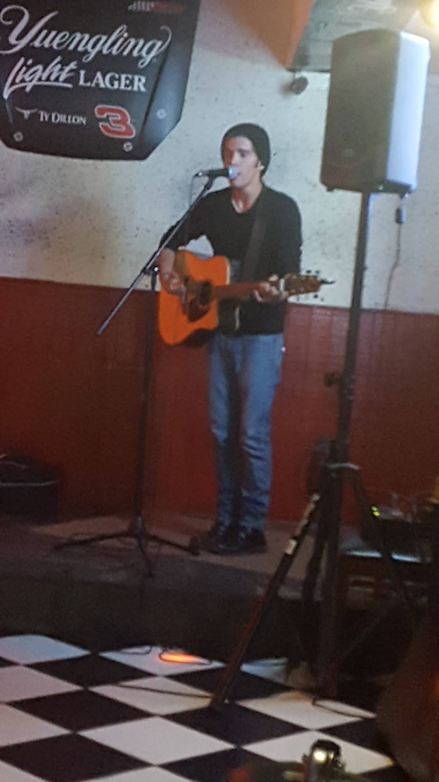 Golden Rooster | restaurant | 2035 Rogero Rd, Jacksonville, FL 32211, USA | 9045185348 OR +1 904-518-5348