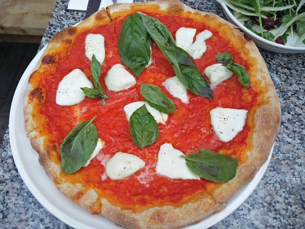 Frankies Italian | meal takeaway | 892 Queen St E, Toronto, ON M4M 1J3, Canada | 6473512524 OR +1 647-351-2524