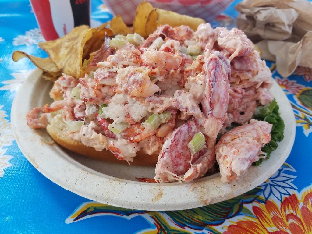 Town Docks Restaurant | restaurant | 289 Daniel Webster Hwy, Meredith, NH 03253, USA | 6032793445 OR +1 603-279-3445