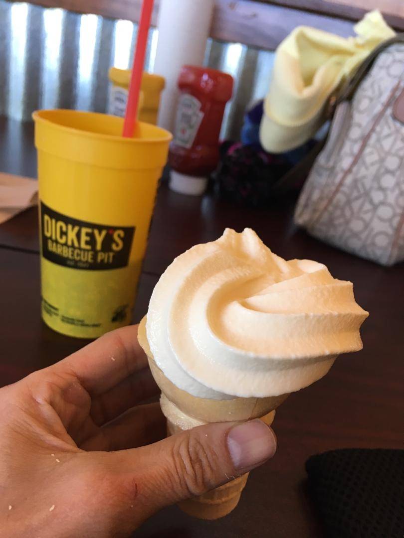 Dickeys Barbecue Pit | restaurant | 5466 St Croix Trail, North Branch, MN 55056, USA | 6514007947 OR +1 651-400-7947