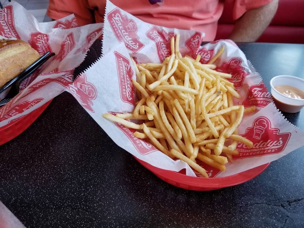 Freddys Frozen Custard & Steakburgers | restaurant | 16076 Pilot Knob Rd, Lakeville, MN 55044, USA | 9524233866 OR +1 952-423-3866