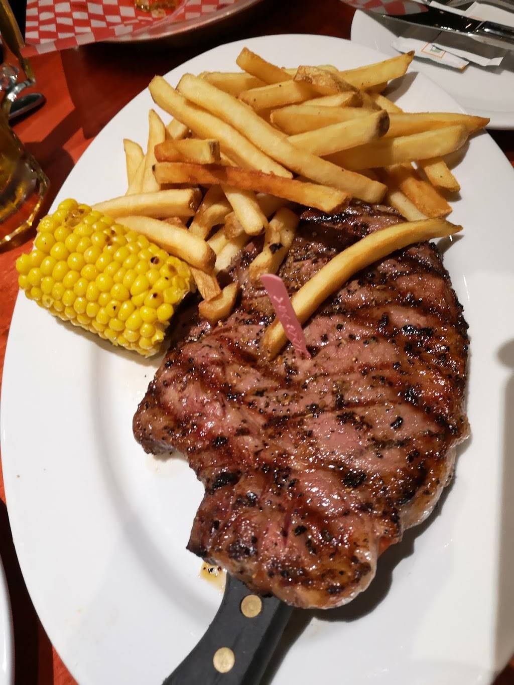 Chucks Roadhouse Bar & Grill | restaurant | 6465 Millcreek Dr, Mississauga, ON L5N 2V6, Canada | 9058160371 OR +1 905-816-0371