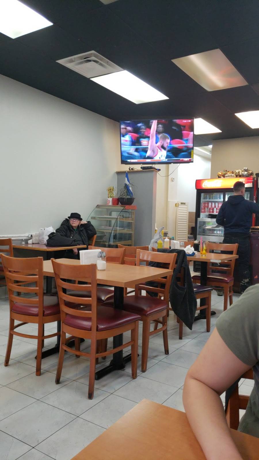 La Guanaquita | restaurant | 1621 Wilson Ave, North York, ON M3L 1A5, Canada | 4162494141 OR +1 416-249-4141