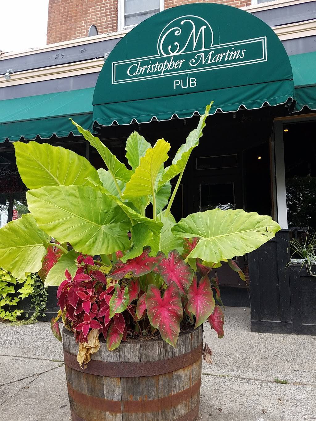 Christopher Martins Restaurant | restaurant | 860 State St, New Haven, CT 06511, USA | 2037768835 OR +1 203-776-8835