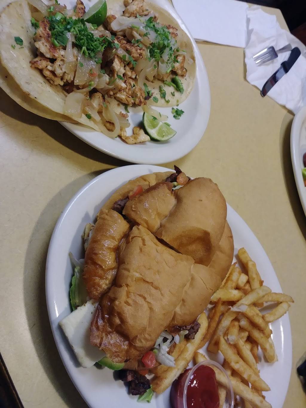 Marios Mexican Grill | restaurant | 1717 W Palestine Ave, Palestine, TX 75803, USA | 9037290309 OR +1 903-729-0309