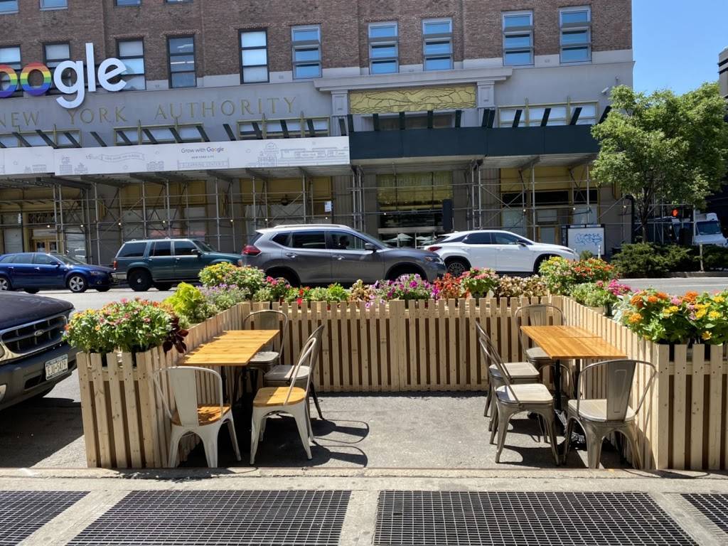 Pad Thai Noodle Lounge | restaurant | 114 8th Ave, New York, NY 10011, USA | 2126916226 OR +1 212-691-6226