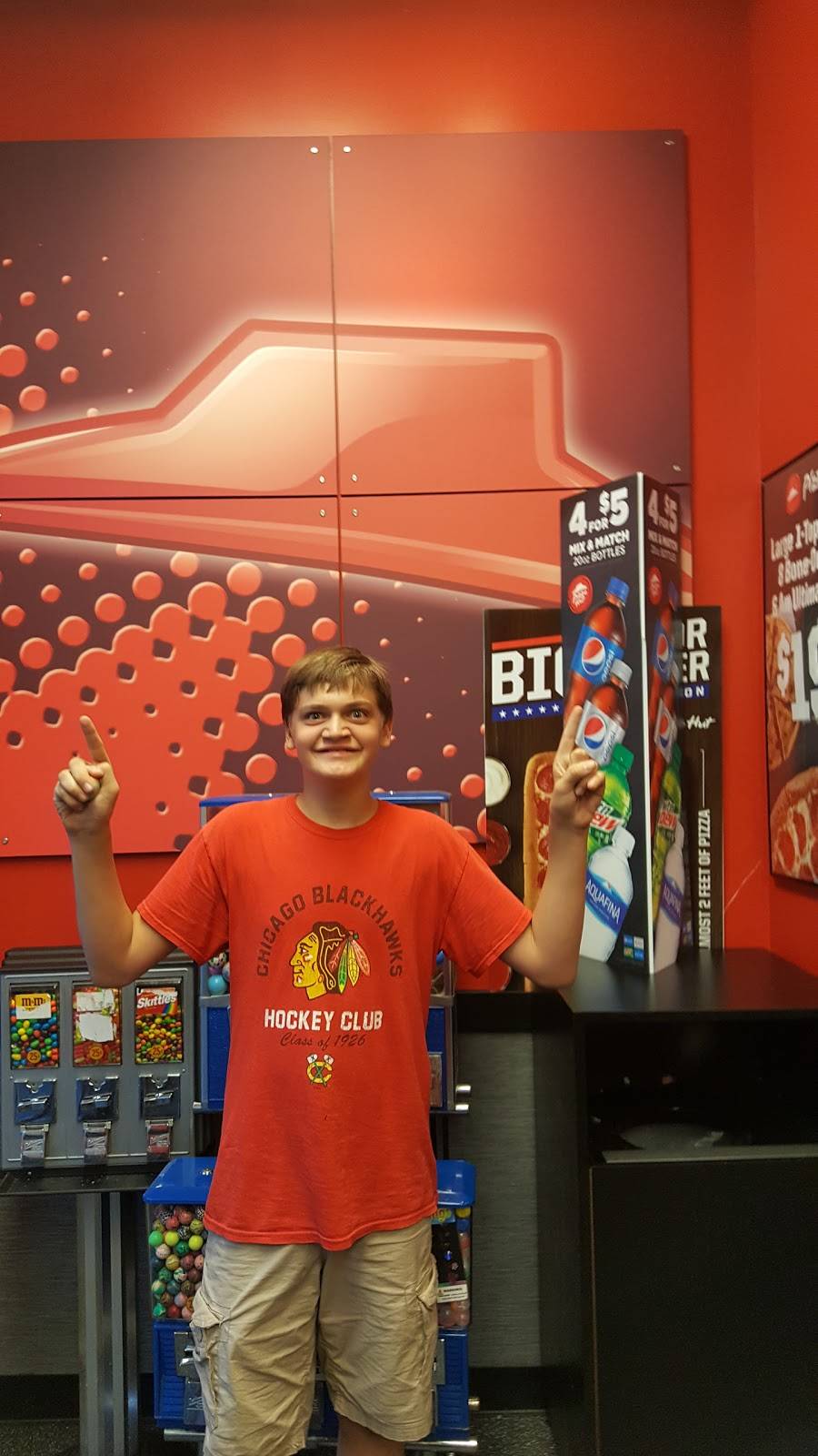 Pizza Hut | restaurant | 2828 S 17th Ave Suite C, Broadview, IL 60155, USA | 7083433307 OR +1 708-343-3307