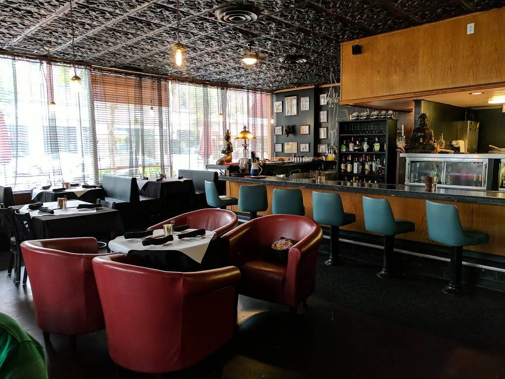 The Pink Chihuahua | restaurant | 700 La Salle St, Ottawa, IL 61350, USA | 8153245227 OR +1 815-324-5227