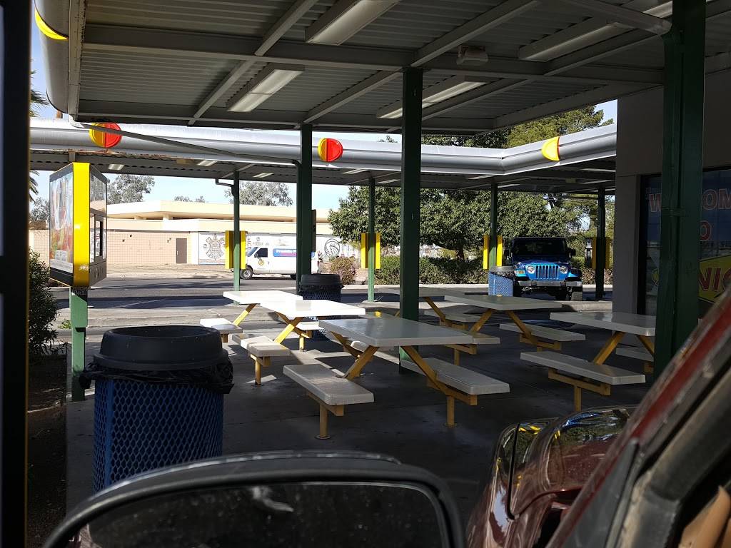 Sonic Drive-In | restaurant | 198 W Valencia Rd, Tucson, AZ 85706, USA | 5202948188 OR +1 520-294-8188