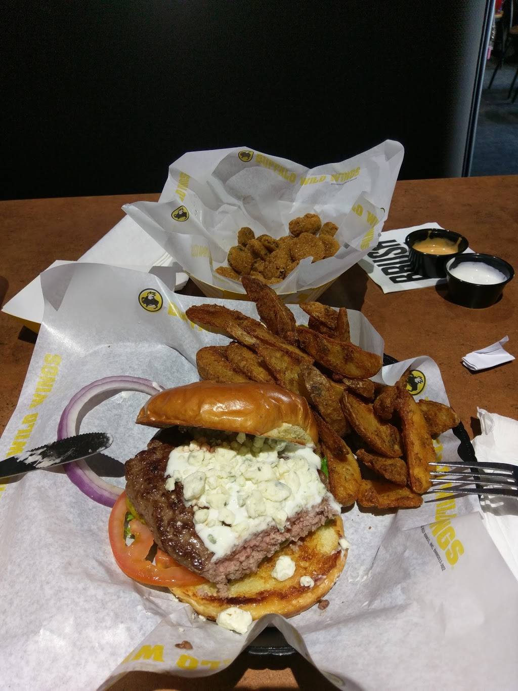 Buffalo Wild Wings | restaurant | 2315 Interstate 20 West, Grand Prairie, TX 75052, USA | 9726419464 OR +1 972-641-9464