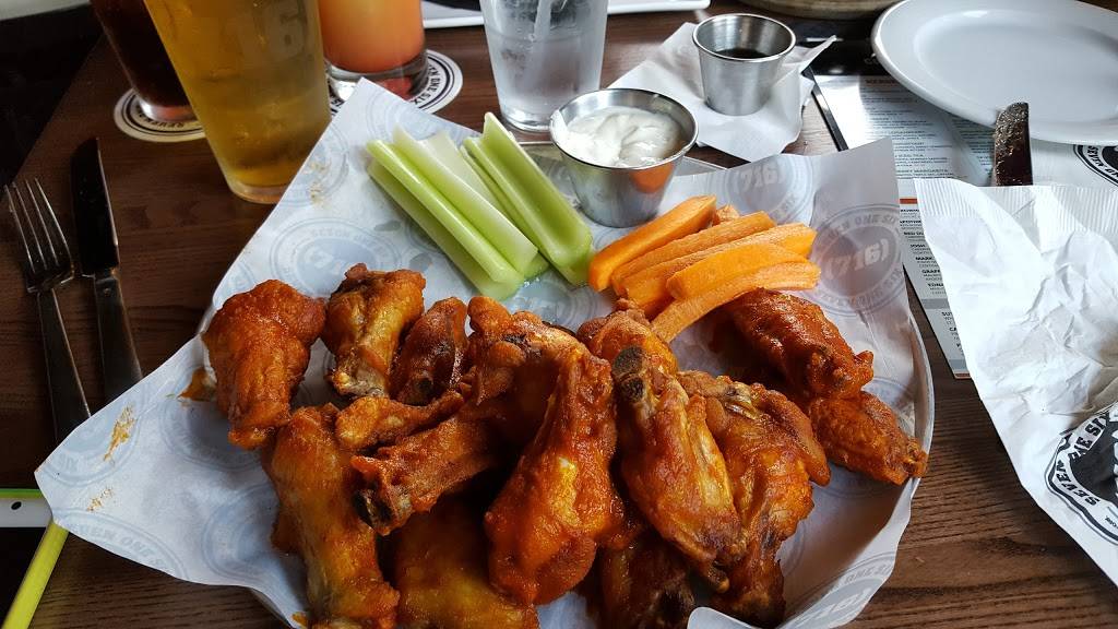 (716) Food and Sport | restaurant | 7 Scott St, Buffalo, NY 14203, USA | 7168554716 OR +1 716-855-4716