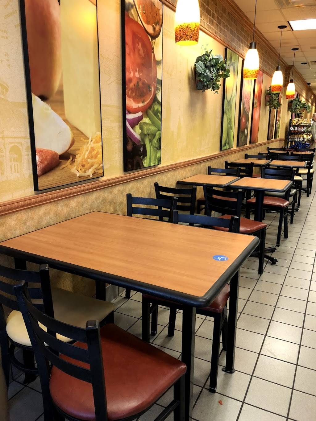 Subway Restaurants | restaurant | 6920 Braddock Rd L, Annandale, VA 22003, USA | 7033540202 OR +1 703-354-0202