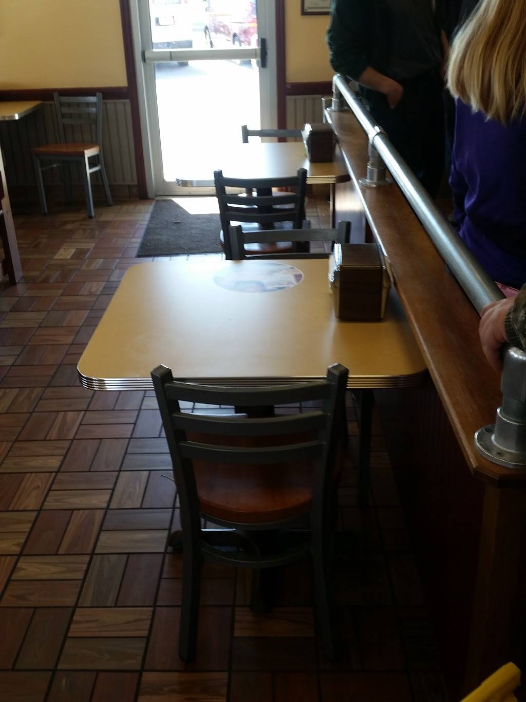 Lees Famous Recipe Chicken - Piqua | restaurant | 102 S Sunset Dr, Piqua, OH 45356, USA | 9377781220 OR +1 937-778-1220