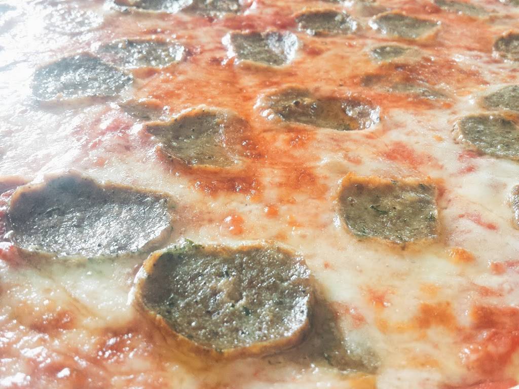 Parkway Pizza | restaurant | 19-7 Utopia Pkwy, Whitestone, NY 11357, USA | 7184233800 OR +1 718-423-3800