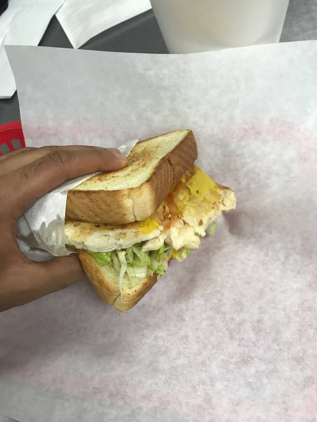 Docs Drive In | restaurant | 421 W Acequia Ave, Visalia, CA 93291, USA | 5596354934 OR +1 559-635-4934