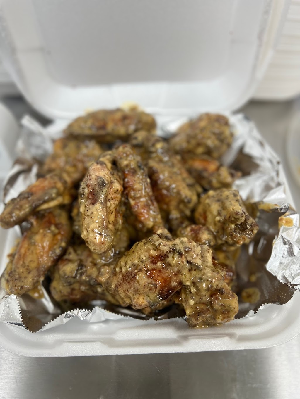 Vidas Wingz N Tingz | restaurant | 610 Cedar Creek Rd #107, Fayetteville, NC 28312, USA | 9105009036 OR +1 910-500-9036