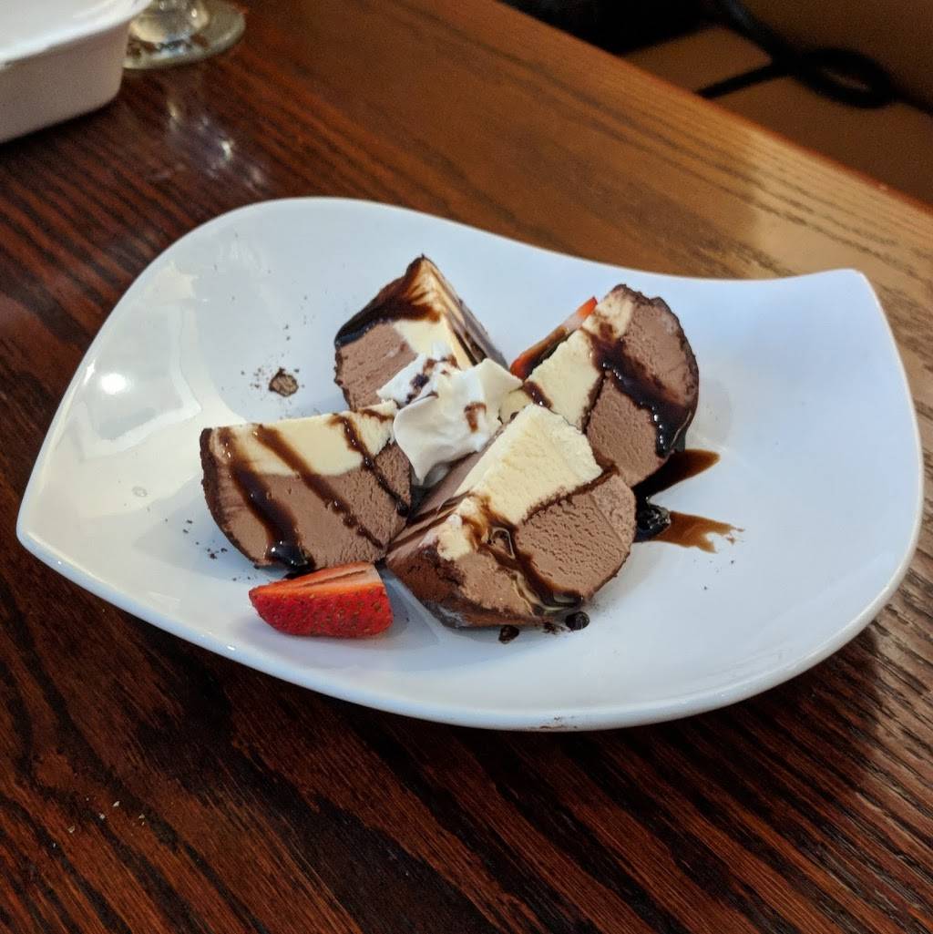 Village Trattoria | restaurant | 4903 Dundas St W, Etobicoke, ON M9A 1B4, Canada | 4162362609 OR +1 416-236-2609