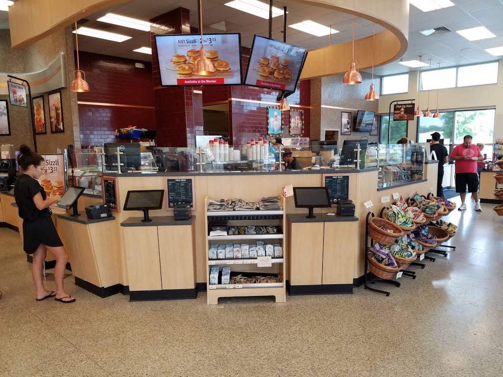 Wawa | cafe | 1622 NE Pine Island Rd, Cape Coral, FL 33909, USA | 2394581064 OR +1 239-458-1064