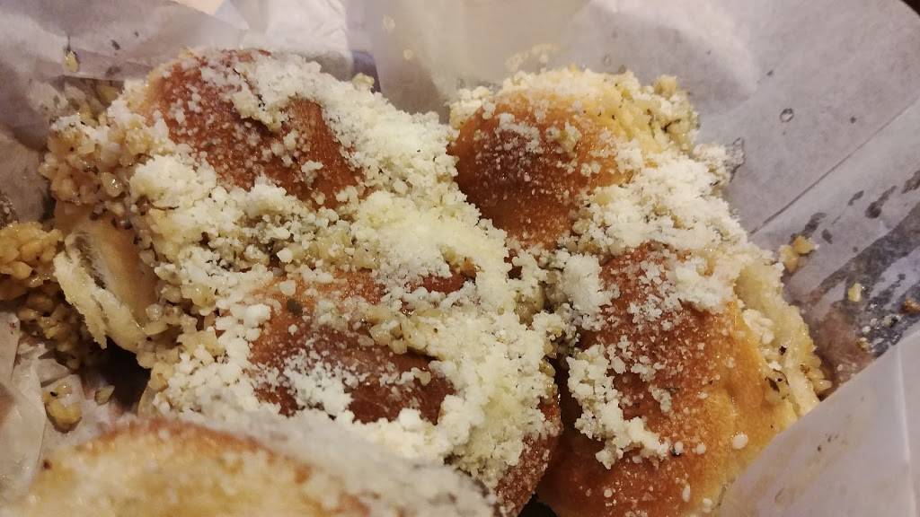 Pesaros Pizzeria & Ristorante | restaurant | 3464 Avalon Park E Blvd Suite 108, Orlando, FL 32828, USA | 4072865968 OR +1 407-286-5968