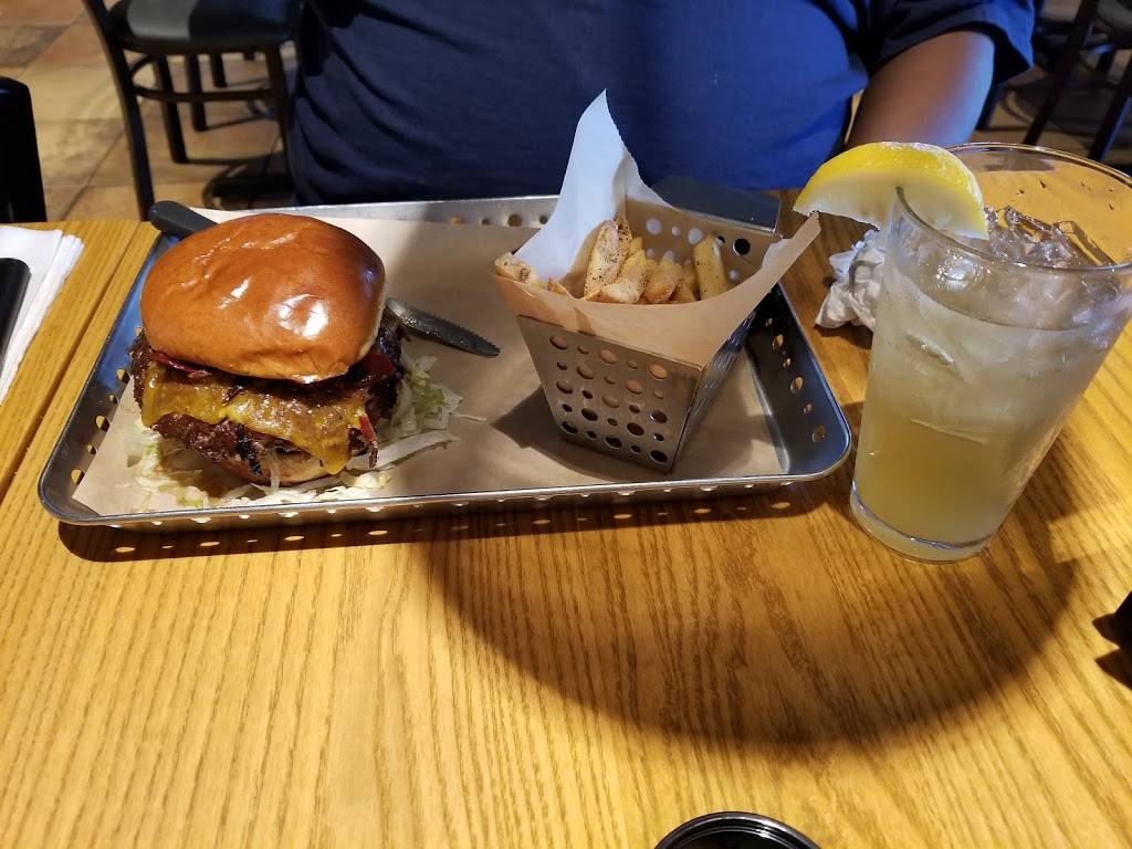 Chilis Grill & Bar | meal takeaway | 9530 Applecross Rd, Jacksonville, FL 32222, USA | 9047787551 OR +1 904-778-7551