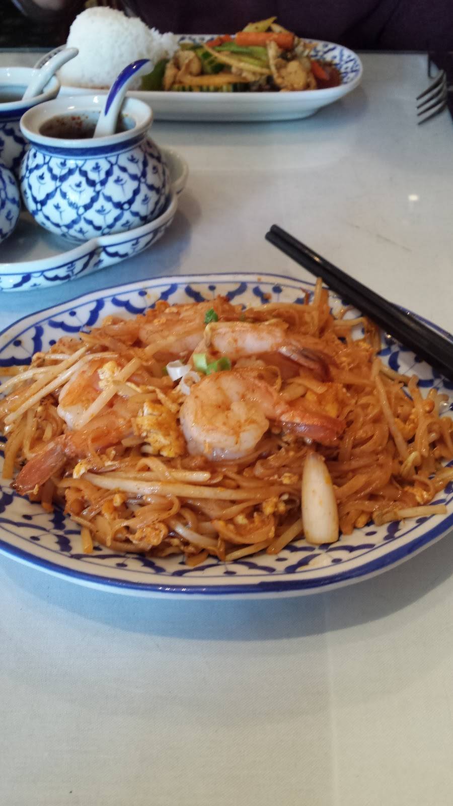 Royal Palace Thai Restaurant | restaurant | 811 S Howard Ave, Tampa, FL 33606, USA | 8132585893 OR +1 813-258-5893