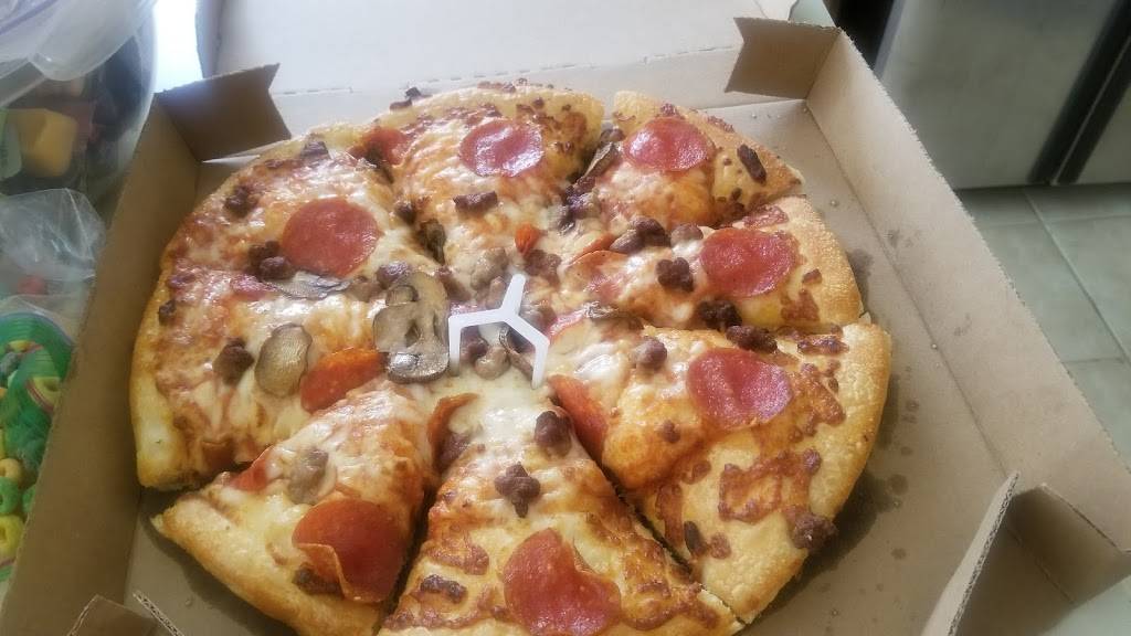 Pizza Hut | meal takeaway | 10815 Veterans Memorial Dr #1300, Houston, TX 77067, USA | 2815871792 OR +1 281-587-1792