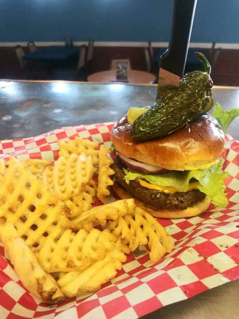 N.E. Bar & Grill | restaurant | 8739 Dyer St, El Paso, TX 79904, USA | 9152834493 OR +1 915-283-4493