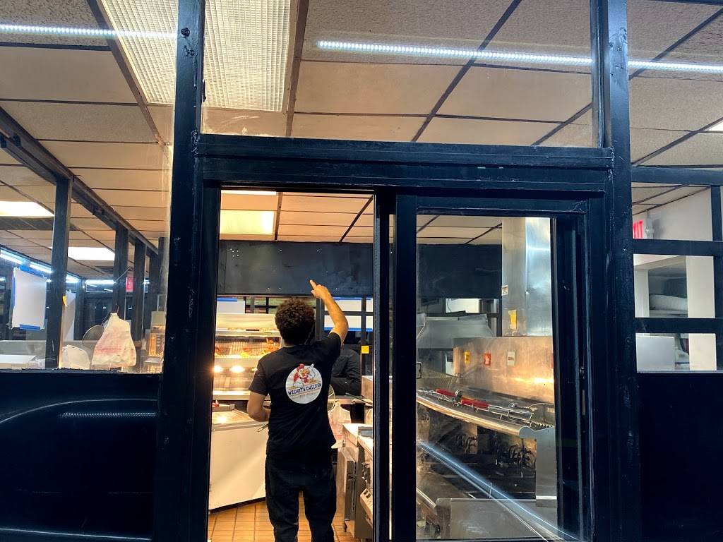 Wichita Chicken Fried House | restaurant | 1305 N Hillside St, Wichita, KS 67214, USA | 3168049030 OR +1 316-804-9030