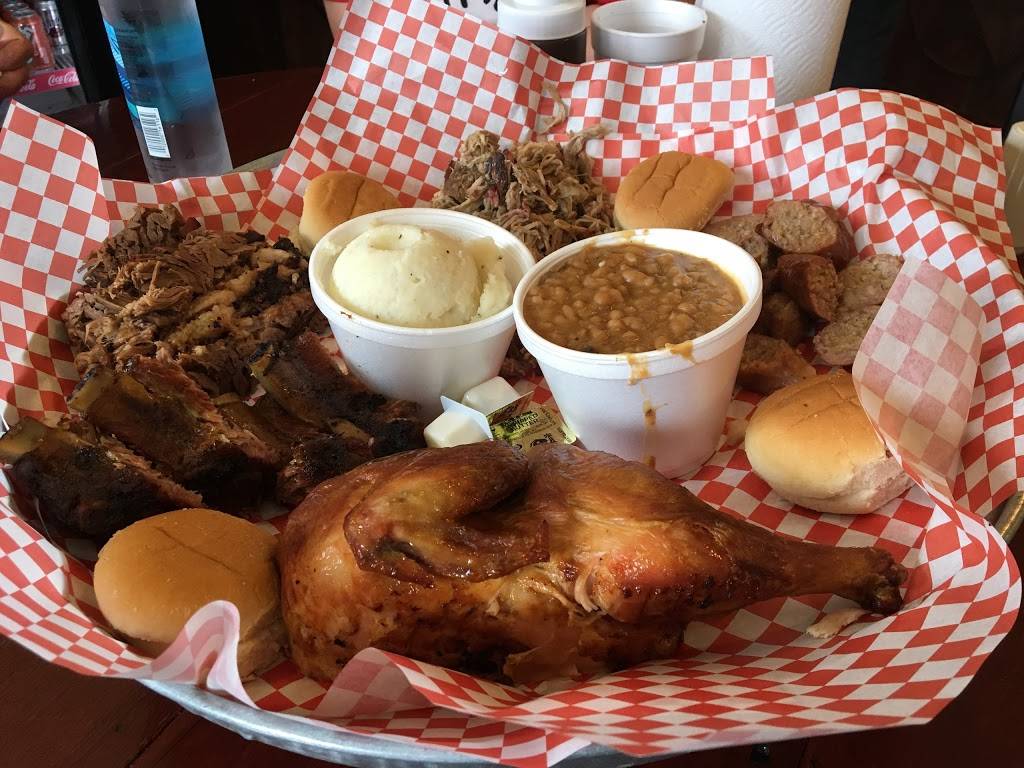 Cherry Red Roasters BBQ & Catering | restaurant | 207 E Delaware St, Dwight, IL 60420, USA | 8155841227 OR +1 815-584-1227