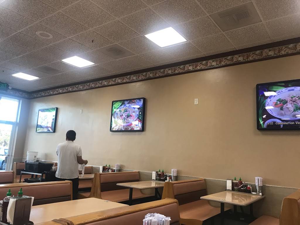 T K Noodles 12 | restaurant | 6930 65th St # 131, Sacramento, CA 95823, USA | 9164226000 OR +1 916-422-6000