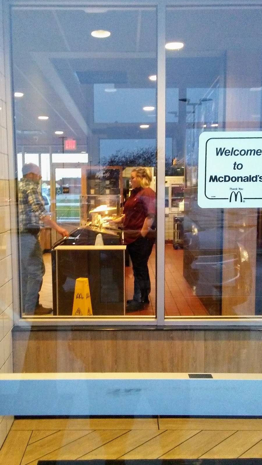 McDonalds | cafe | 1207 S Main St, Bryan, OH 43506, USA | 4196365815 OR +1 419-636-5815