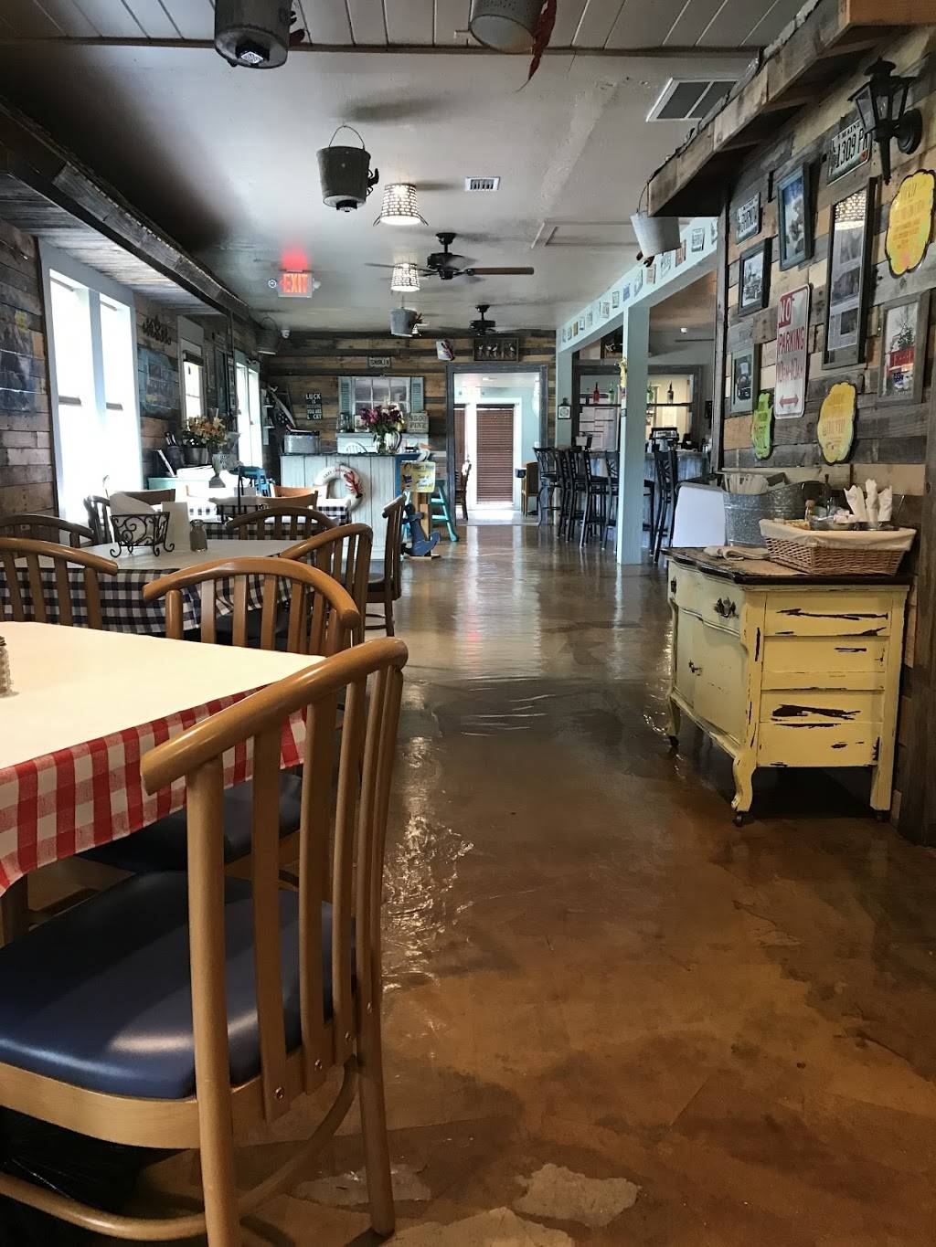 Lazy Lobster Shanty | restaurant | 212 County Rd 621 E, Lake Placid, FL 33852, USA | 8635313086 OR +1 863-531-3086