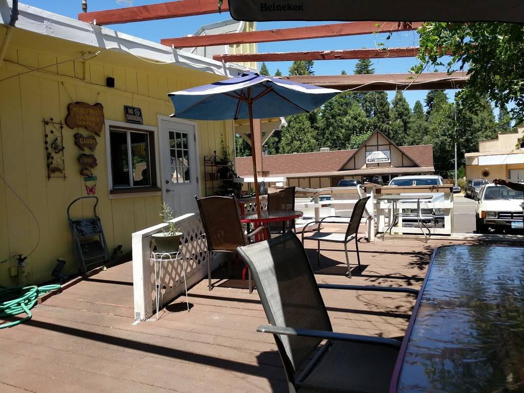 Burger Barn | restaurant | 6404 Pony Express Trail, Pollock Pines, CA 95726, USA | 5303447167 OR +1 530-344-7167