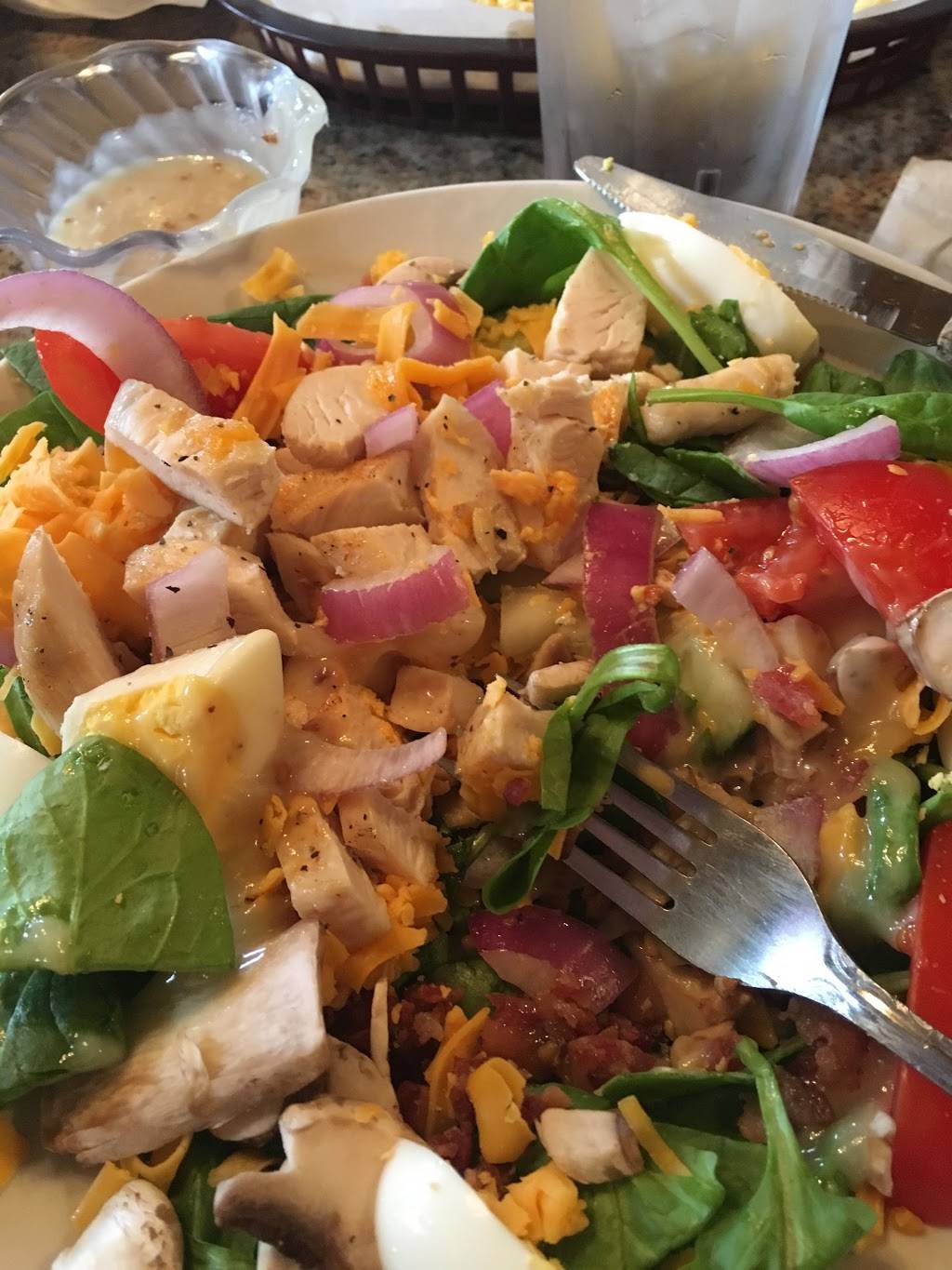 Big T Restaurant | restaurant | 155 N Main St, Lawton, MI 49065, USA | 2696241200 OR +1 269-624-1200