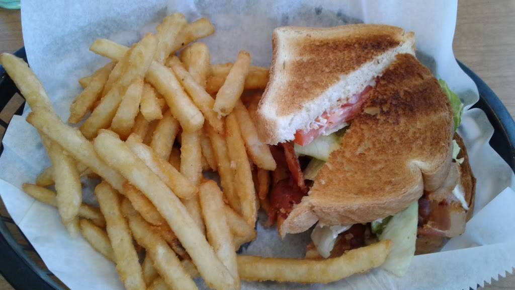 Raiders Coney & Bistro | restaurant | 208 N Main St, Almont, MI 48003, USA | 8107982272 OR +1 810-798-2272