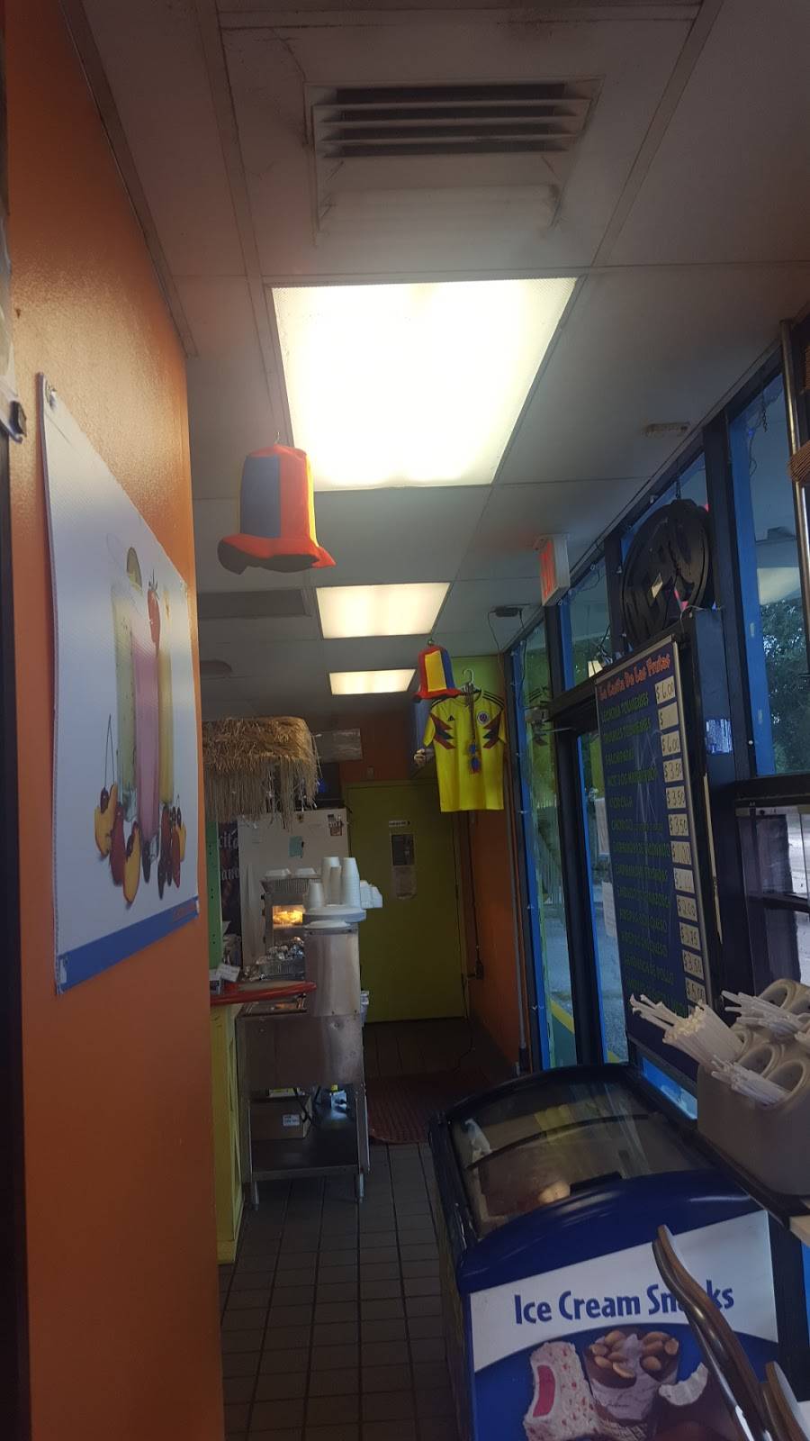 La Casita De Las Frutas | restaurant | 8219 Hanley Rd, Tampa, FL 33634, USA | 8138887591 OR +1 813-888-7591