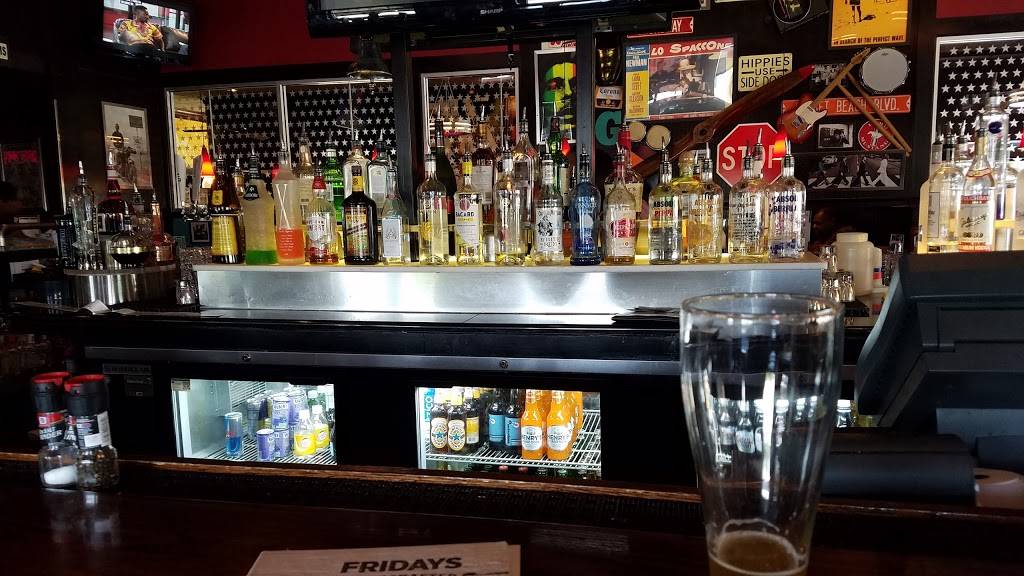 TGI Fridays | restaurant | 888 N, IL-59, Aurora, IL 60504, USA | 6308516565 OR +1 630-851-6565