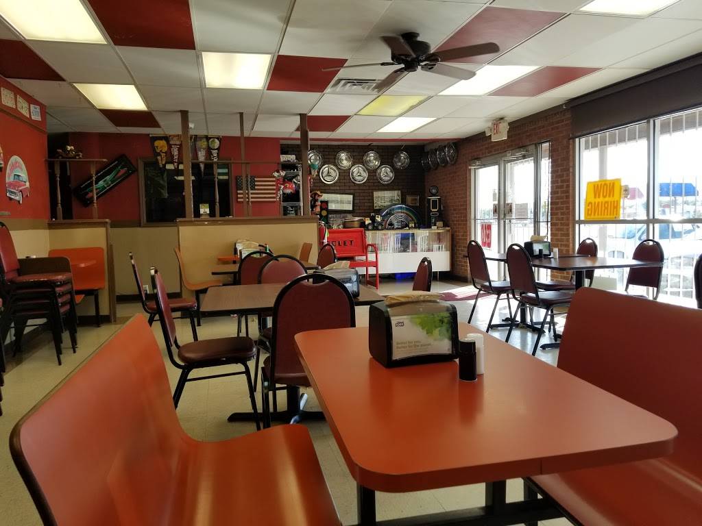 Chachis Burgers | restaurant | 10176 McCombs St, El Paso, TX 79924, USA | 9157596394 OR +1 915-759-6394