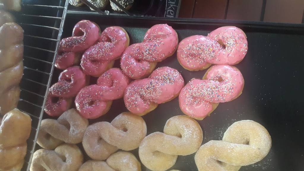 Yum Yum Donuts | cafe | 700 Vine St, Los Angeles, CA 90038, USA | 3234676773 OR +1 323-467-6773