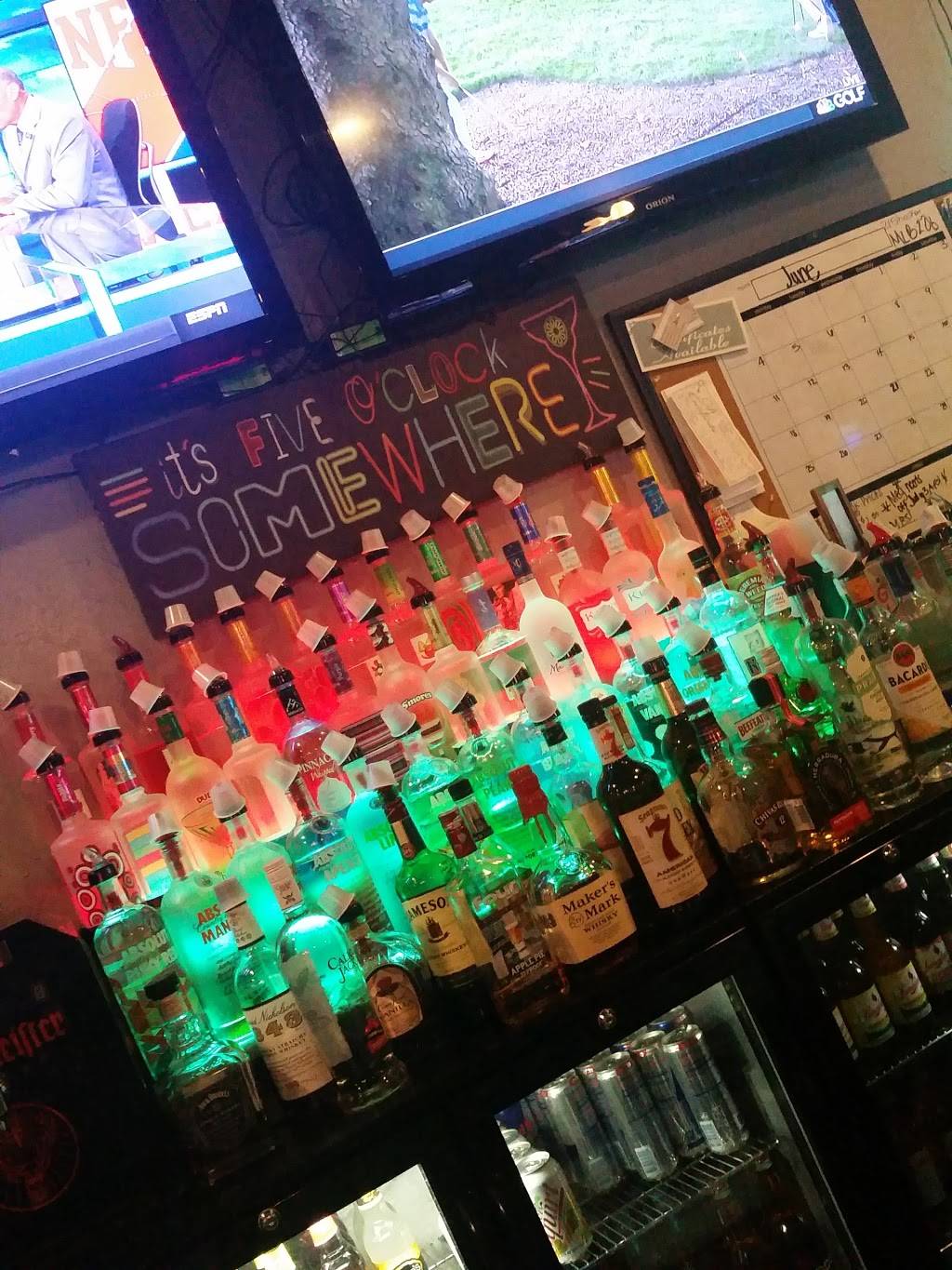 Gilliganz Bar and Grill | restaurant | 7257 St James Dr, Edwardsville, IL 62025, USA | 6186560620 OR +1 618-656-0620