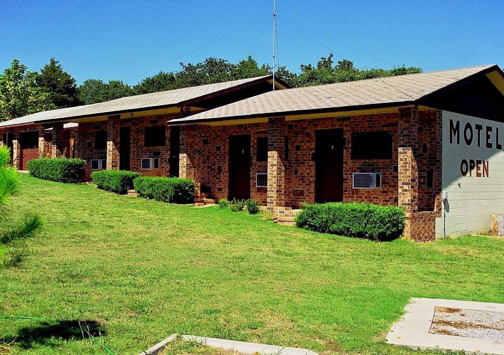 Deckboat Steakhouse&Motel | restaurant | Fort Cobb, OK 73038, USA | 4056432531 OR +1 405-643-2531