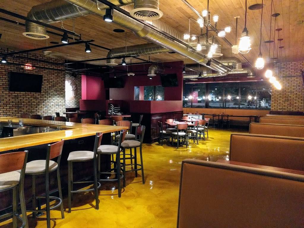 Tap House Grill | restaurant | 7600 S Barrington Rd, Hanover Park, IL 60133, USA | 6309229901 OR +1 630-922-9901